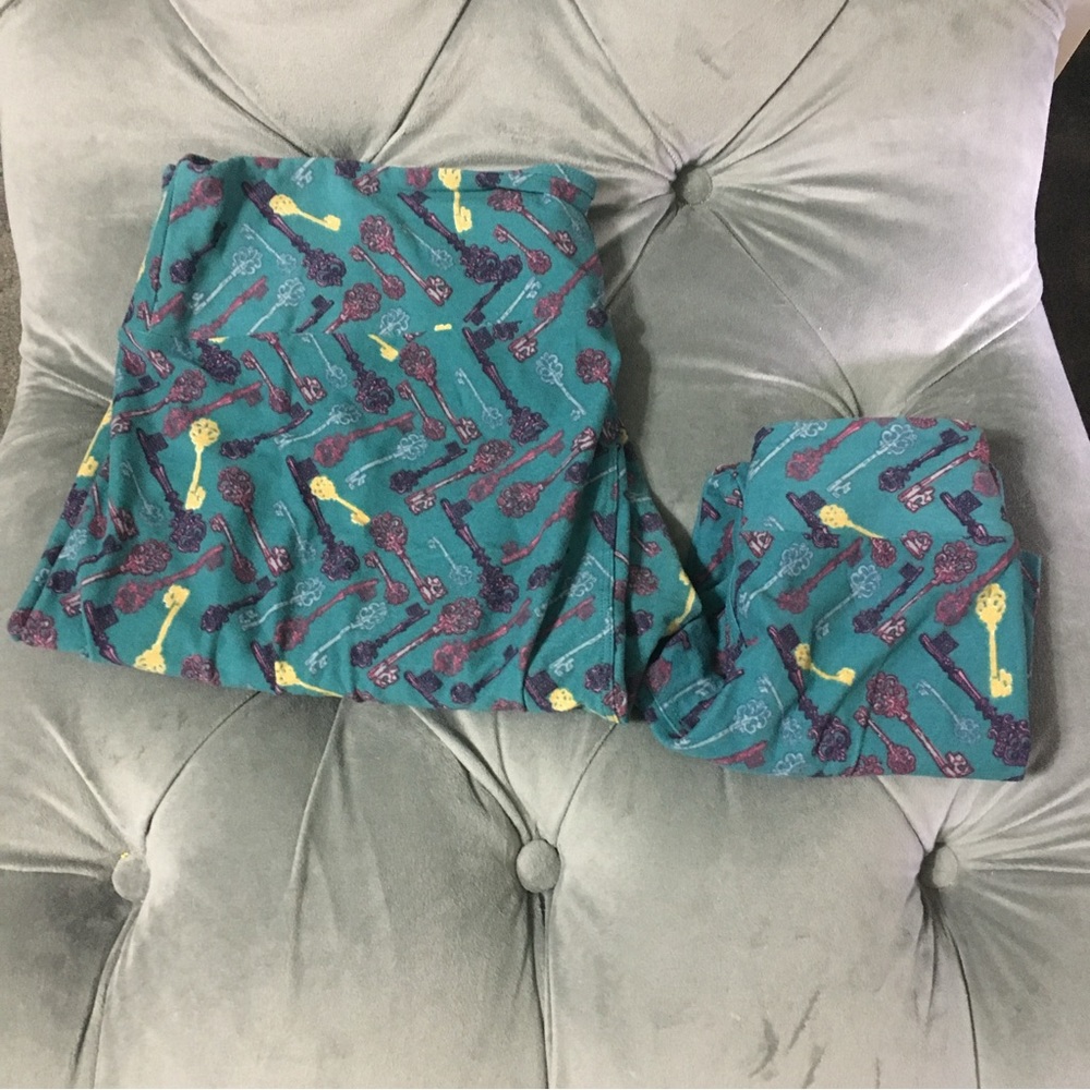 Teal Keys TC and kids mommy & Me leggings set